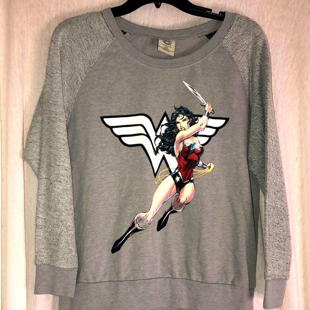 DC Comics Wonder Woman Sweatshirt 11-13 Juniors Vintage